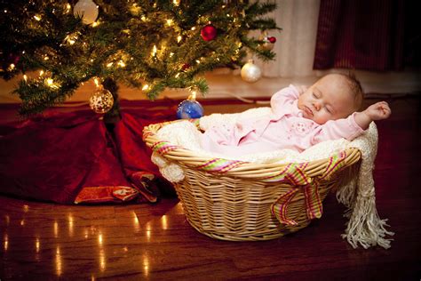 10 Ways to Celebrate Baby's First Christmas | Douglas Toys®