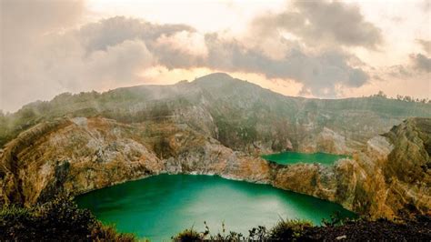 Mount Kelimutu & Three Color-Changing Lakes | Hello Flores