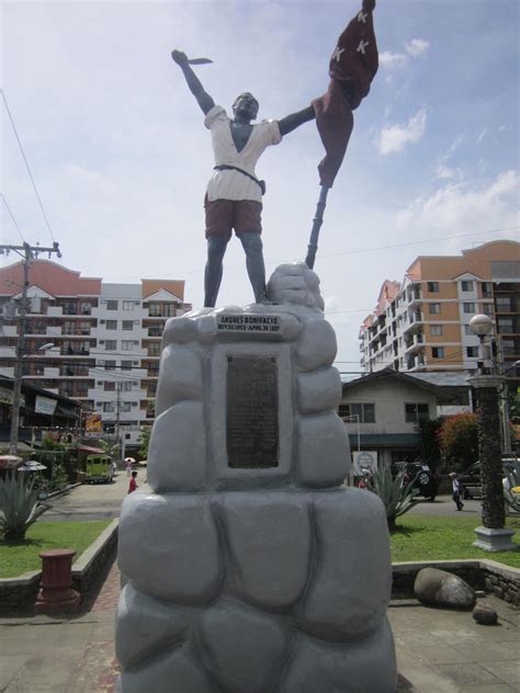 Bonifacio Monument by RobbieMelrose on DeviantArt