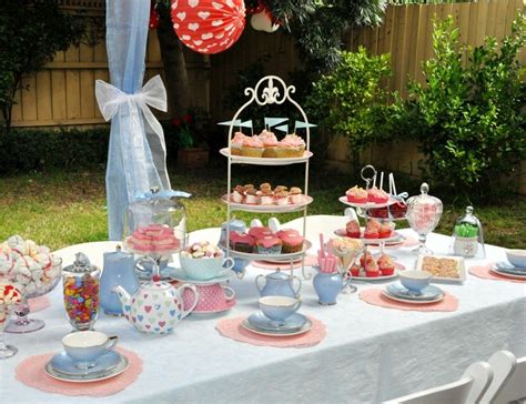 Mad Hatter Tea Party Table Setting Ideas - Table Decoration