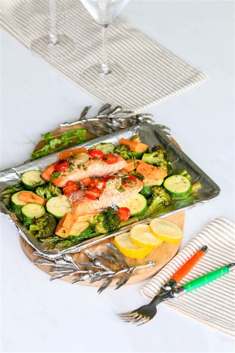 Foil wrapped Salmon and veggies | Onetimefashionista