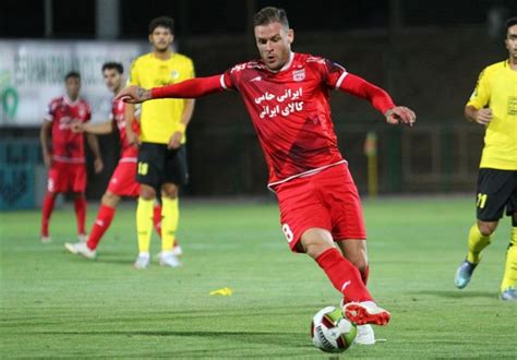 Anthony Stokes Sends Farewell Message to Tractor Sazi Fans - Sports news - Tasnim News Agency