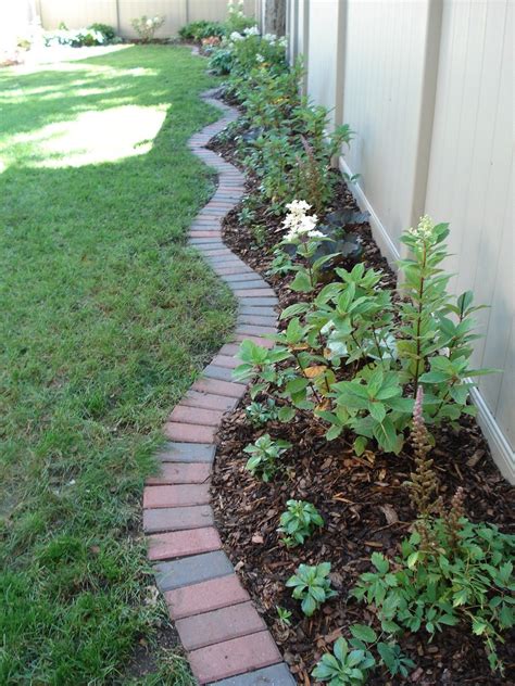 Brick Border Garden Edging Ideas - Azona.My.Id