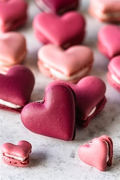 Heart Shaped Macarons (video + template) - Pies and Tacos