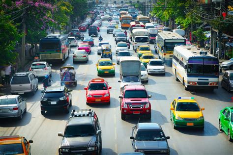 Researchers Test Traffic Congestion Scenarios With Robot Cars