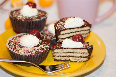 Chocolate pastries with cream and berries free image download