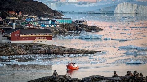 Visit Ilulissat: Best of Ilulissat Tourism | Expedia Travel Guide