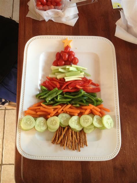 Christmas tree veggie platter | Christmas food dinner, Christmas ...