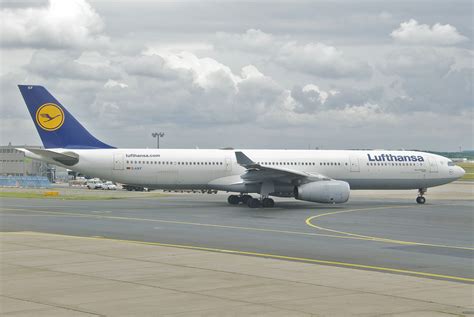 File:Lufthansa Airbus A330-300; D-AIKF@FRA;01.07.2012 659cp (7734056178 ...