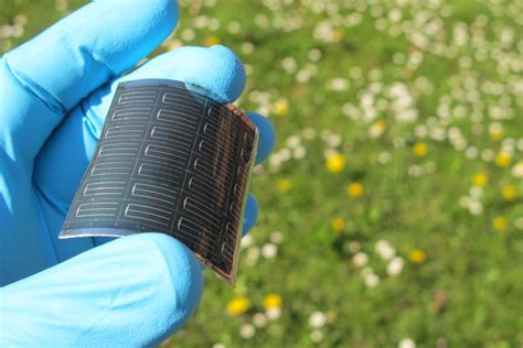 New efficiency record for flexible CIGS solar cells