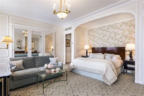 Hôtel San Régis in Paris: Find Hotel Reviews, Rooms, and Prices on Hotels.com