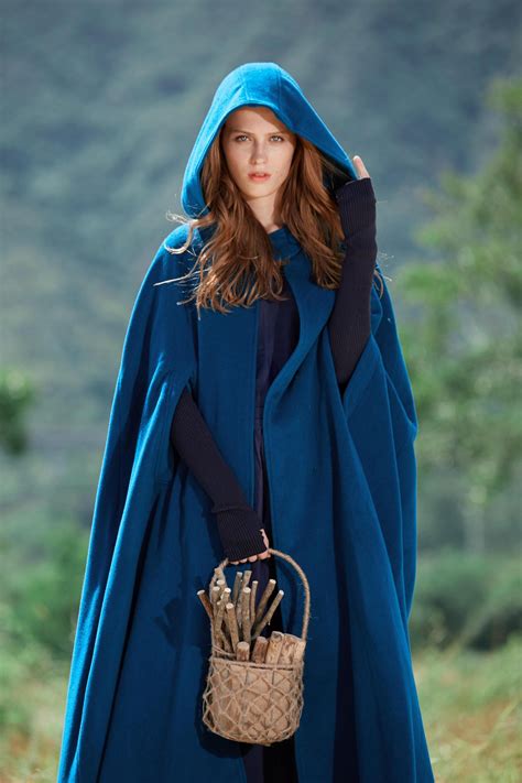 √ Dress With Hooded Cape - Navy Runner