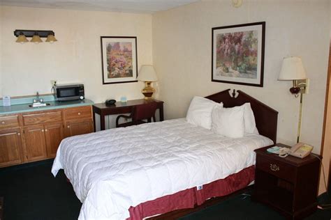 DAYS INN BY WYNDHAM DAVENPORT IA - Updated 2024 Prices, Reviews, and Photos