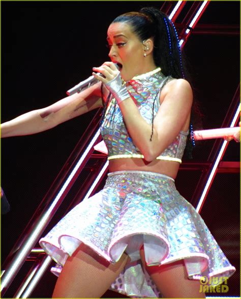 Katy Perry Kicks Off 'Prismatic World Tour' - See Set List Here!: Photo ...