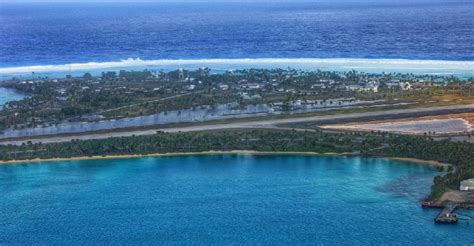 Massive waves crash into US Army base in Marshall Islands ...