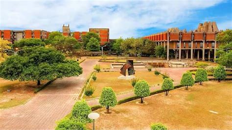 IIT Kanpur Placement 2024: Average Package (INR 26.27 LPA), Highest and ...