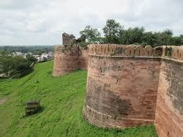 Forts in Madhyapradesh- Mhow Fort - Holiday Landmark Blog