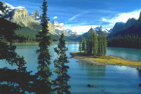 Datei:Spirit Island, Maligne Lake, Jasper NP.jpg – Wikipedia