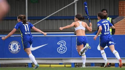 Sam Kerr Has Legendary Celebration After Late Winner For Chelsea Women