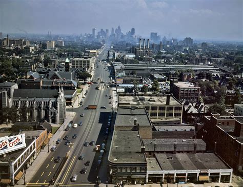 Looking south down Woodward Avenue in Detroit, Michigan image - Free ...