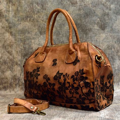 Italian handmade artisan leather bags – AllÓRA shop | Italian leather handbags, Artisan leather ...