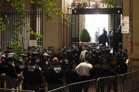 Protesting Columbia University students take over symbolic Hamilton Hall