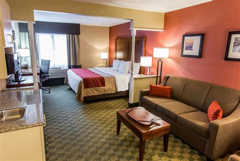 Comfort Inn & Suites Rooms: Pictures & Reviews - Tripadvisor