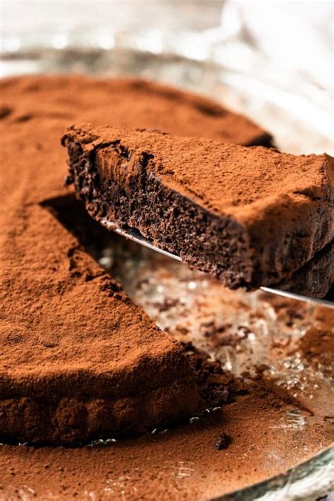 Paleo & Keto Flourless Chocolate Cake - gnom-gnom