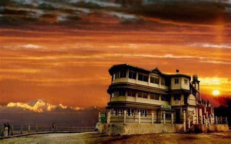 Tiger Hill Sunrise Observatory, Darjeeling | WhatsHot Kolkata