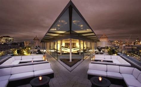 Breathtaking Rooftop Bar Designs and Latest Trends in Decorating