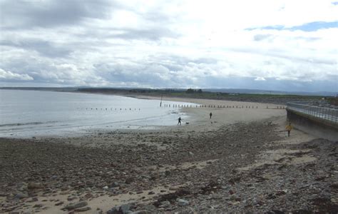 Low tide, Golspie Beach Photo | UK Beach Guide