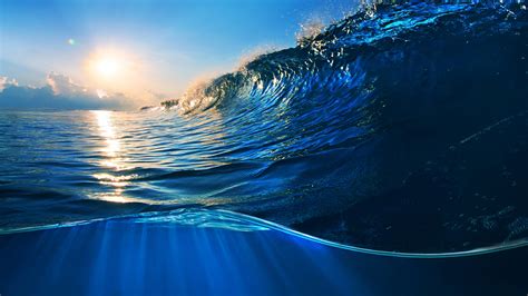 4K Ocean Wave Serenity