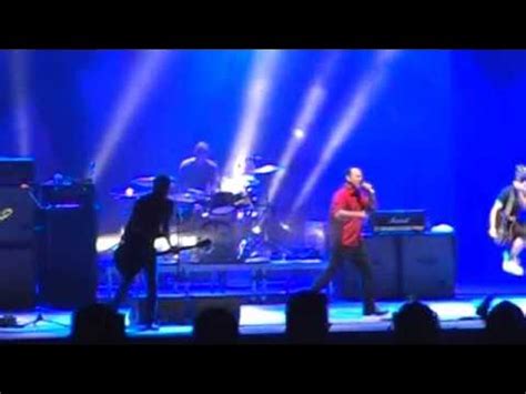 Bad Religion - "21st Century (Digital Boy)" @ Castrelos (Vigo) 14.08.2011 - YouTube