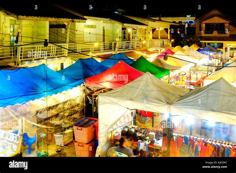 Hua Hin night market, Hua Hin, Thailand Stock Photo - Alamy