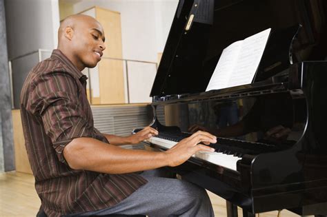 Music Lessons for Adults in Piano, Voice and Violin.