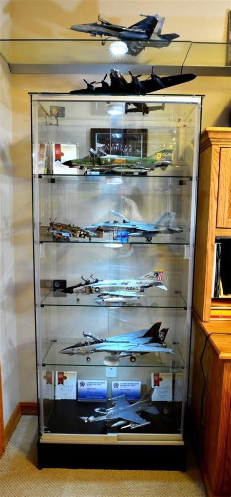 Pin by cristina guimaraes on Hobby Workspaces | Model airplanes display, Model airplanes, Model ...