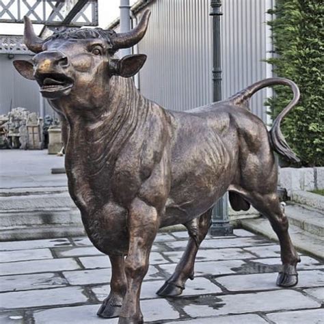 Bull Sculpture | Animal Sculpture | The Wall Street Bull Statue