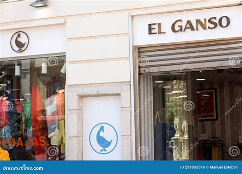 El Ganso Logo on El Ganso Shop Editorial Photo - Image of clothes, shop: 251892616