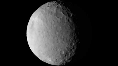 Ceres rotation on February 19, 2015 - YouTube