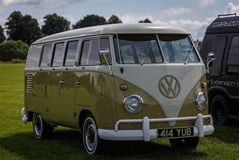 VW Camper Van | Volkswagen Camper Van - 414 YUB - seen at th… | Flickr