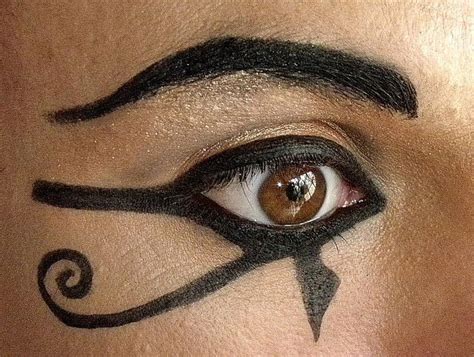 Best Of Egyptian Eye Makeup Boy And Pics | Egyptian eye makeup, Egyptian makeup, Ancient ...