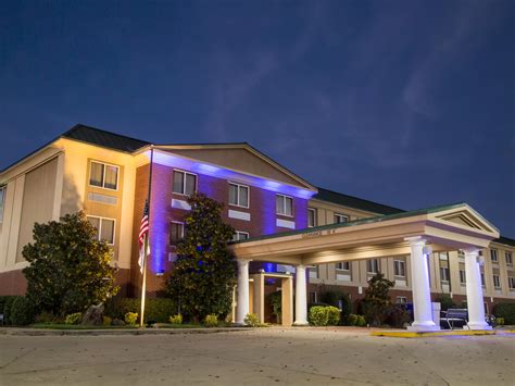 Affordable Hotel in Oxford, MS | Holiday Inn Express & Suites Oxford