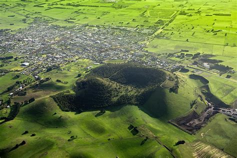 GALLERY: volcanoes in Victoria - Australian Geographic