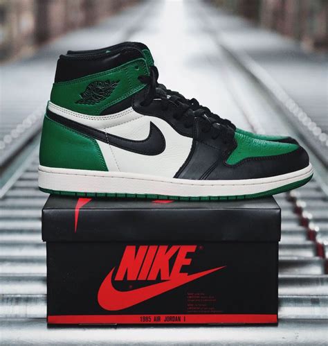 Air Jordan 1 Pine Green 555088-302 Release Date - Sneaker Bar Detroit