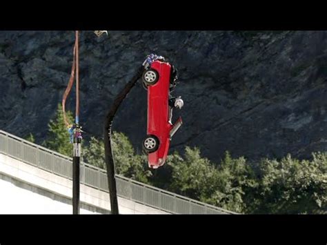 Top Gear Returns With Craziest Stunt: Freddie Flintoff Doing a Car Bungee Jump - autoevolution