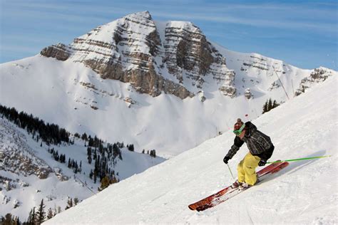 How to Plan a Ski Trip to Jackson Hole, Wyoming
