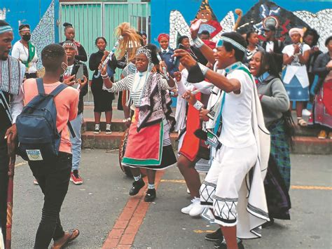 IZANGOMA DANCE IN LALITHA’S HONOUR! | Dailysun