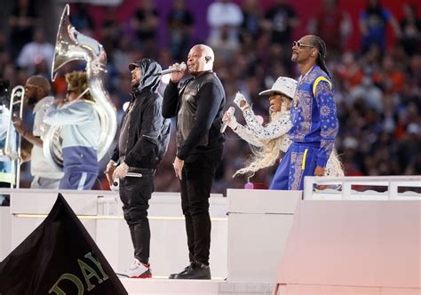 Eminem Performs 'Lose Yourself' During Super Bowl 2022 Halftime Show ...