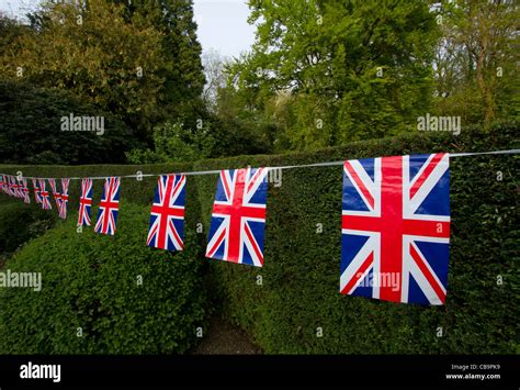 Bunting flags uk hi-res stock photography and images - Alamy
