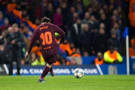 Lionel Messi was frustrated against Chelsea... but then he came alive ...